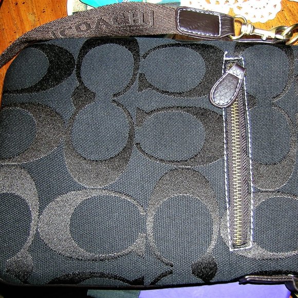 Coach Handbag - Picture 6 of 7